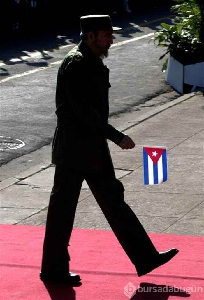 Efsane devrimci lider Castro yaşamını yitirdi