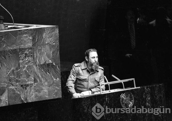 Efsane devrimci lider Castro yaşamını yitirdi