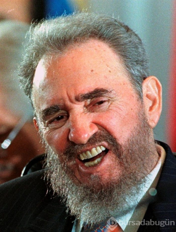 Efsane devrimci lider Castro yaşamını yitirdi