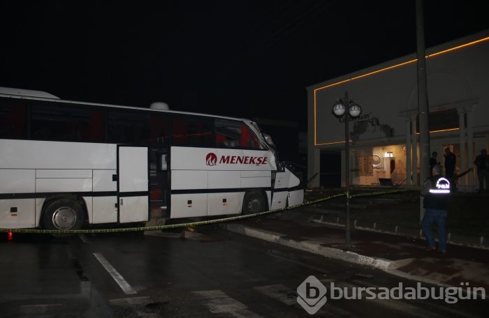 Bursa'da kontrolden çıkan otobüsün sürücüsü hayatını kaybetti!