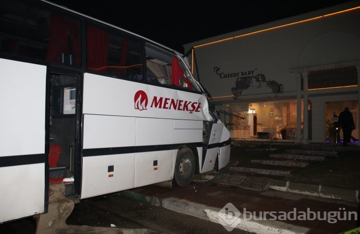 Bursa'da kontrolden çıkan otobüsün sürücüsü hayatını kaybetti!