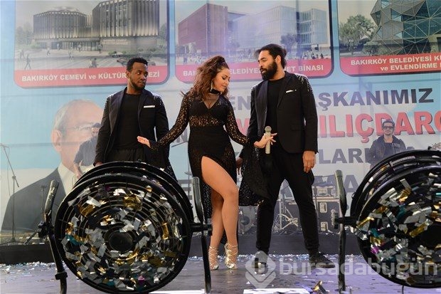 Hadise'den soğuğa rağmen cesur kostüm