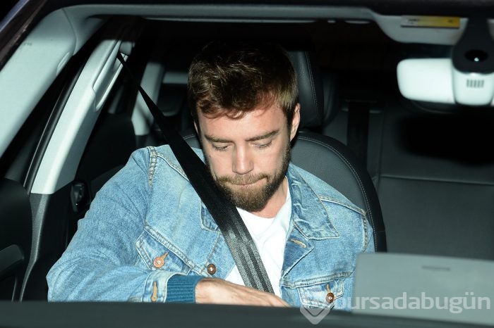 Popçu Murat Dalkılıç ve eşi trafik çevirmesinde