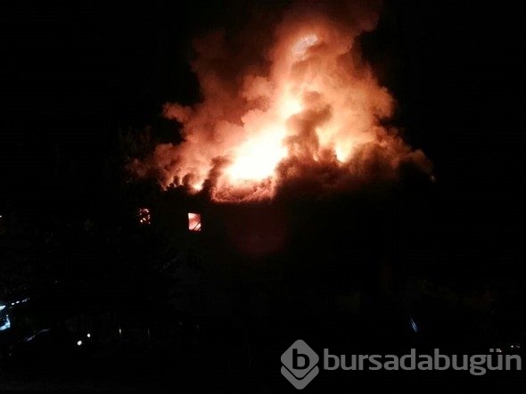 Adana'da kız yurdunda yangın!