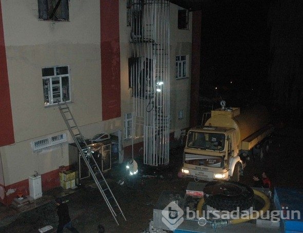 Adana'da kız yurdunda yangın!