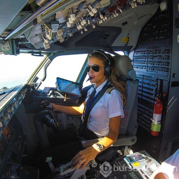 Yeni Instagram fenomeni: İsveçli kadın pilot Malin Rydqvis