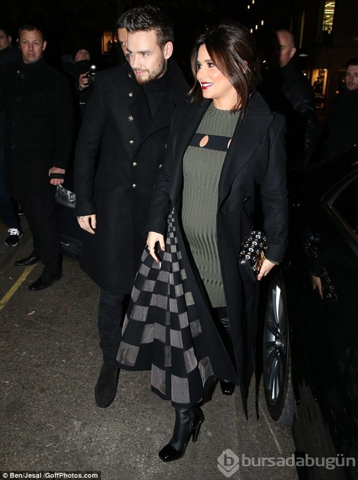 Cheryl Fernandez genç sevgilisinden hamile