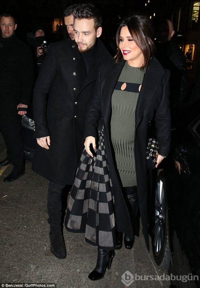 Cheryl Fernandez genç sevgilisinden hamile