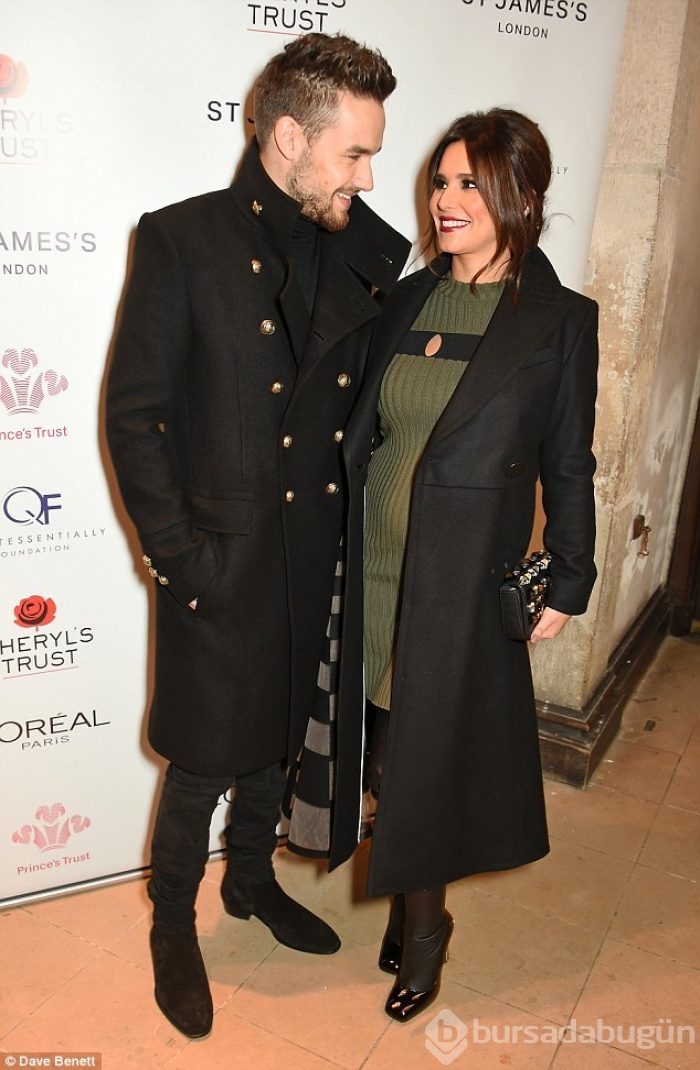 Cheryl Fernandez genç sevgilisinden hamile