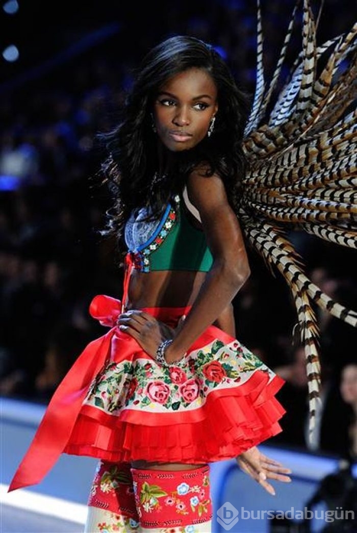 Victoria's Secret melekleri Paris'te
