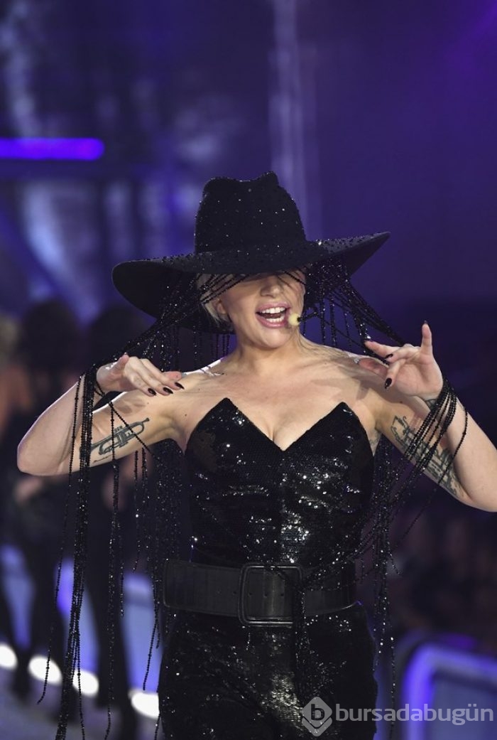 Lady Gaga'nın çapkası servet değerinde çıktı
