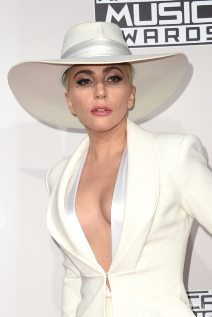 Lady Gaga'nın çapkası servet değerinde çıktı