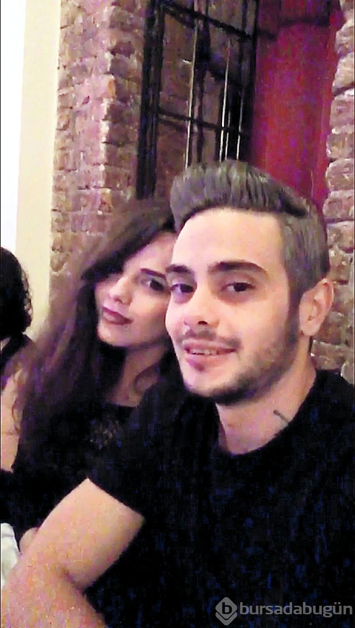 Rüzgar Erkoçlar sevgilisiyle el ele