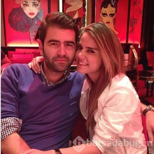 Ceyda Ateş'ten yüzük şov