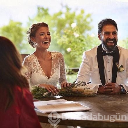 Gülben Ergen boşanır boşanmaz onu kaldırdı!