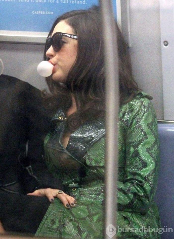 Ocean's Eight yıldızları metroda