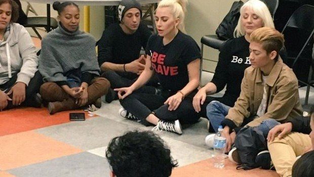 Lady Gaga'dan tecavüz itirafı