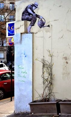 Fransız sokak sanatçısı Paris'e farklı hava kattı