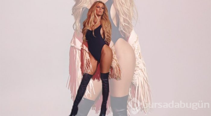 Kardashian GQ Deutschland'a poz verdi