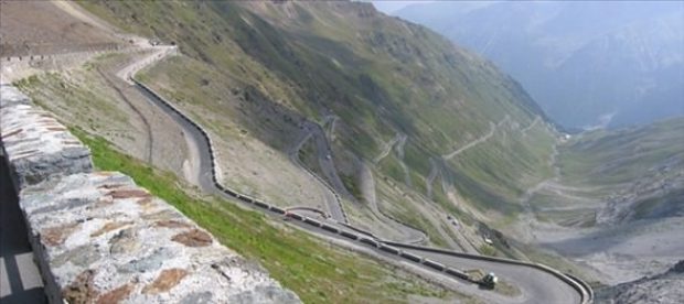 Dünyanın dört bir yanından ilginç yollar
