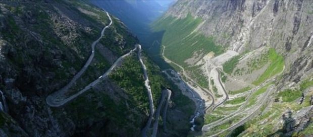 Dünyanın dört bir yanından ilginç yollar