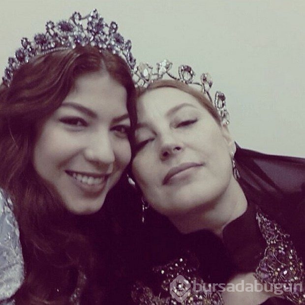 Annesiyle sette neler yaşıyor?