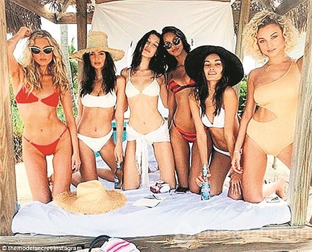 Victoria's Secret melekleri yorgunluk atıyor