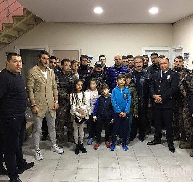 Sanatçılar nöbette #polisiminyanındayım