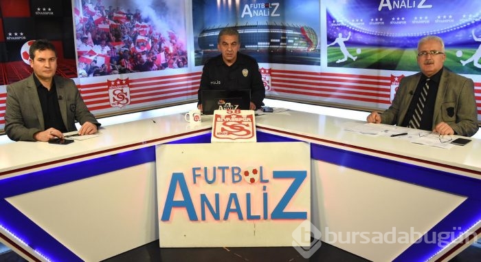 Spor programını polis üniformalarıyla sundular