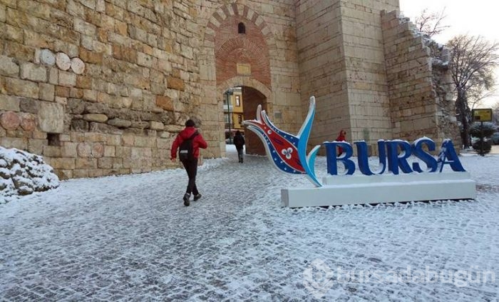 Uludağ'da kar kalınlığı yarım metreye ulaştı