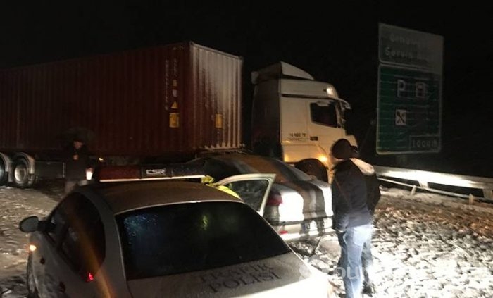 Uludağ'da kar kalınlığı yarım metreye ulaştı
