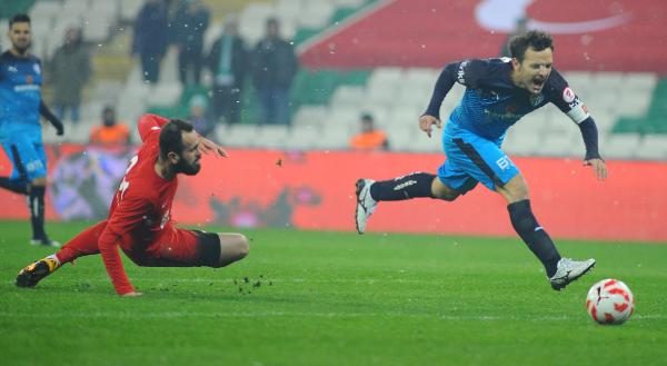 Bursaspor maça çevik kuvvet montlarıyla çıktı