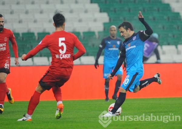 Bursaspor maça çevik kuvvet montlarıyla çıktı