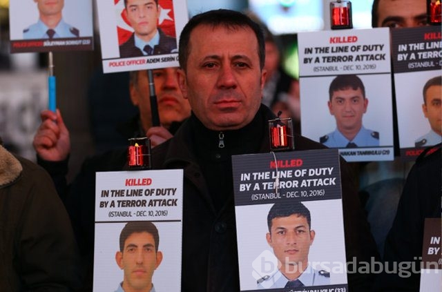 New York Polisi, Times Meydanı'nda İstanbul saldırısı şehitlerini andı