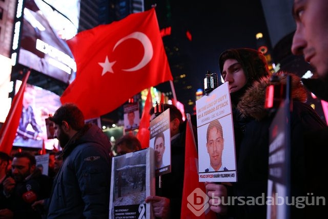 New York Polisi, Times Meydanı'nda İstanbul saldırısı şehitlerini andı