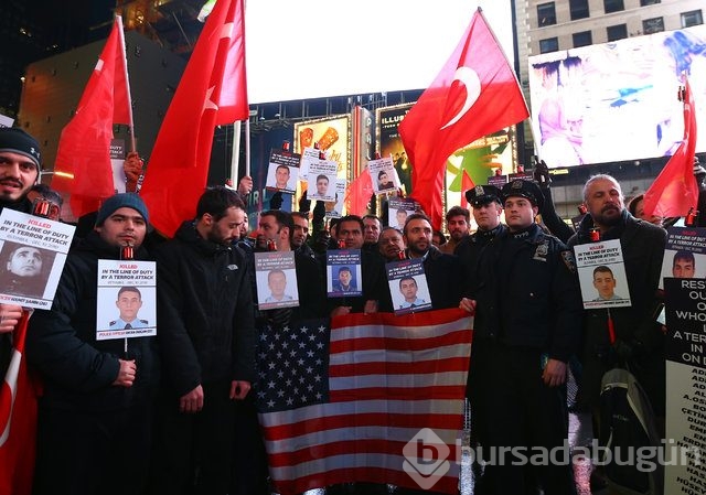 New York Polisi, Times Meydanı'nda İstanbul saldırısı şehitlerini andı