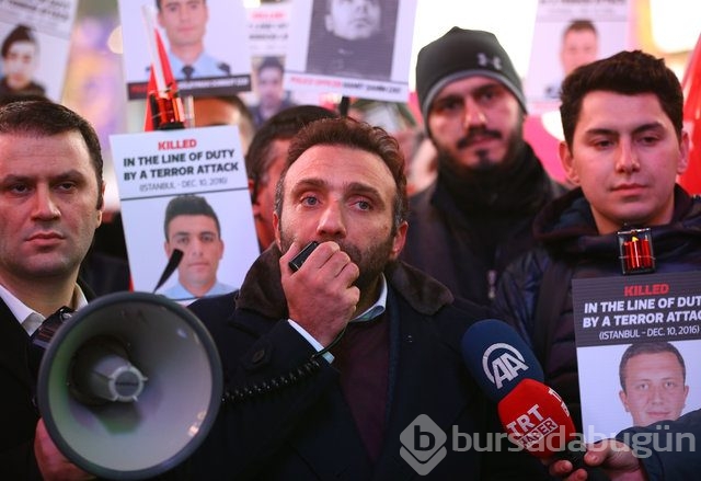 New York Polisi, Times Meydanı'nda İstanbul saldırısı şehitlerini andı