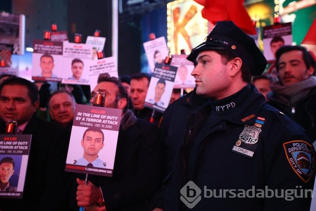 New York Polisi, Times Meydanı'nda İstanbul saldırısı şehitlerini andı