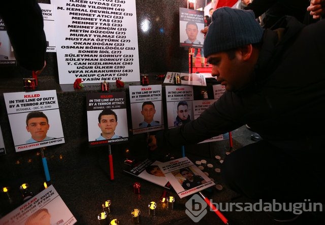 New York Polisi, Times Meydanı'nda İstanbul saldırısı şehitlerini andı