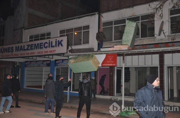 Bursa'da İnegöl mobilya sanayinde büyük yangın 