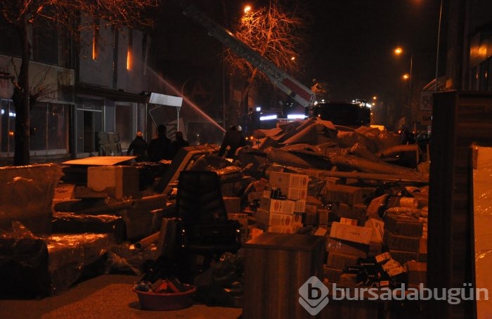 Bursa'da İnegöl mobilya sanayinde büyük yangın 