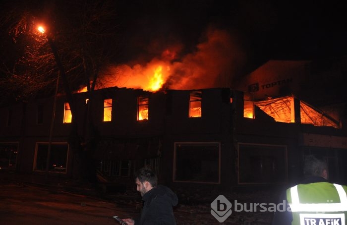 Bursa'da İnegöl mobilya sanayinde büyük yangın 