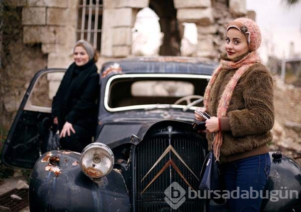 Şam'dan Halep'e gelip yıkıntılar arasında poz verdiler