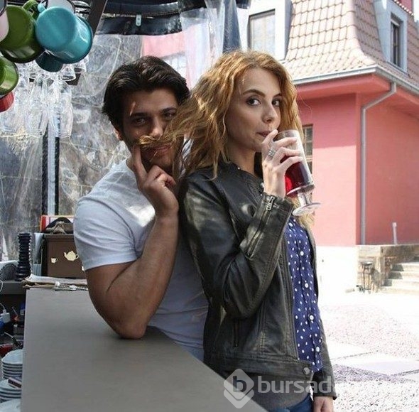 Dizi setine korumayla gidiyor