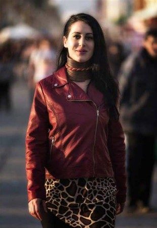Boynunu uzatmak için bunu yaptı