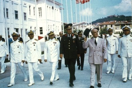 Türkiye'yi sarsan suikastlar