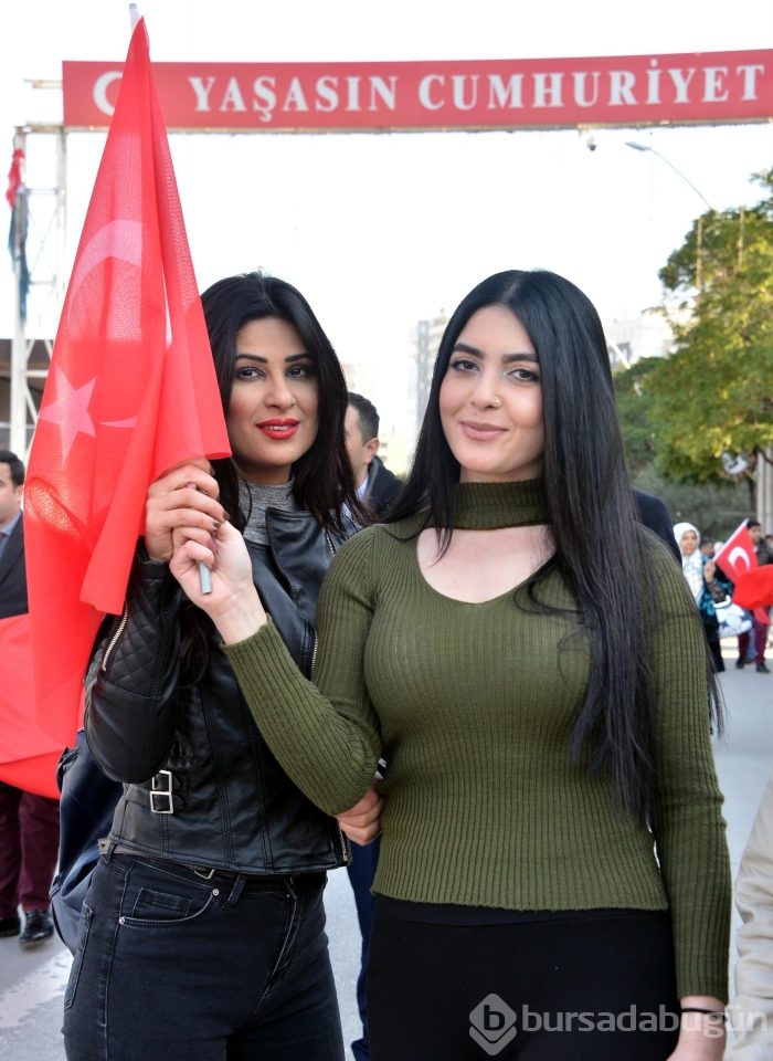 Adana'da teröre karşı 20 bin kişi yürüdü