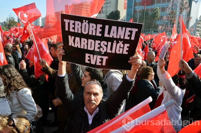 Adana'da teröre karşı 20 bin kişi yürüdü