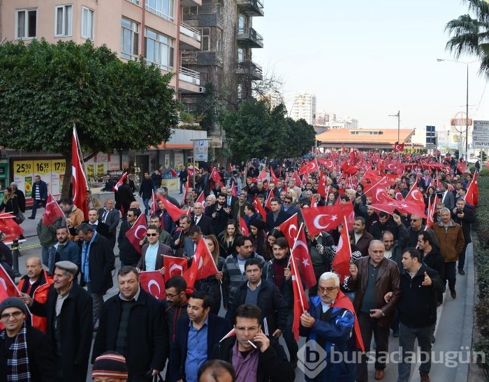 Adana'da teröre karşı 20 bin kişi yürüdü