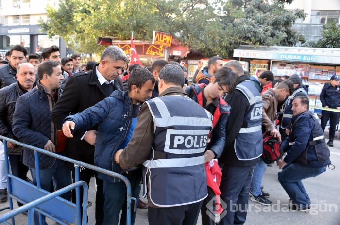 Adana'da teröre karşı 20 bin kişi yürüdü